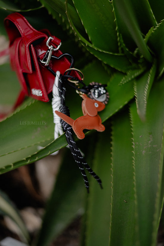 Les Jumelles Poker Club Keychain Black/white