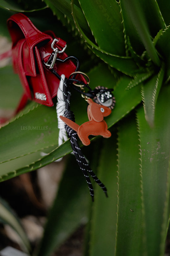 Les Jumelles Poker Club Keychain Black/white