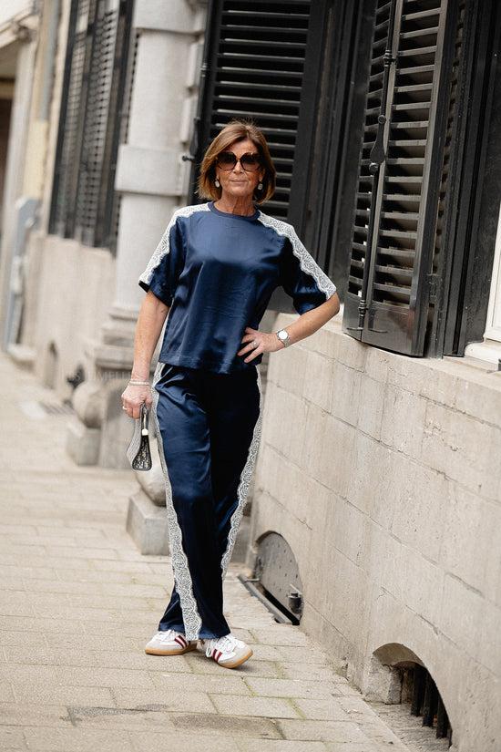 les jumelles OBJRandi MW loose track pants dark denim