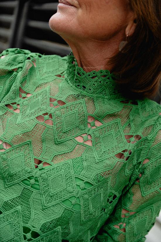 Les Jumelles ROUChase LS O-neck Top Artichoke Green