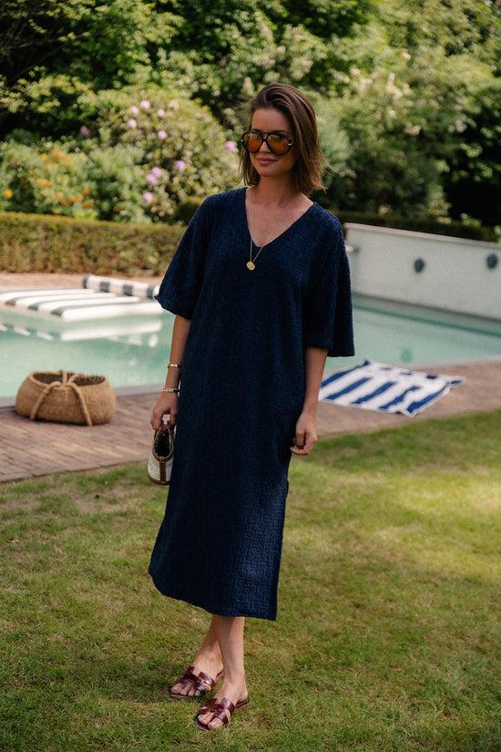 les jumelles VIMaratea V-hals 2/4 midi-jurk marineblauwe blazer