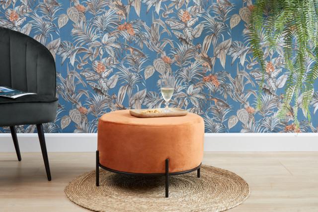 lifa living Fluwelen poef Ruby - Lifa Living Deze stijlvolle fluwelen poef is helemaal hip en past in ieder interieur. Door zijn multifunctionele karakter vervult de poef in verschillende ruimtes een goede functie