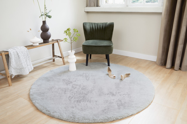 lifa living Vloerkleed Lotta - Lifa Living Is alles in de ruimte perfect maar mist er nog een kleine stijlvolle touch? Kies dan voor ons nieuwe hoogpolige fluffy tapijt dat in elke kamer past