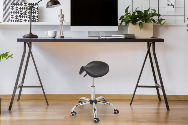 lifa living Zadelkruk - Lifa Living Doordeweeks zitten we veel tijdens het werken en hoe goed je er misschien op let op een gegeven moment is je houding in een bureaustoel niet meer op zijn best. Als een sta-bureau geen optie is