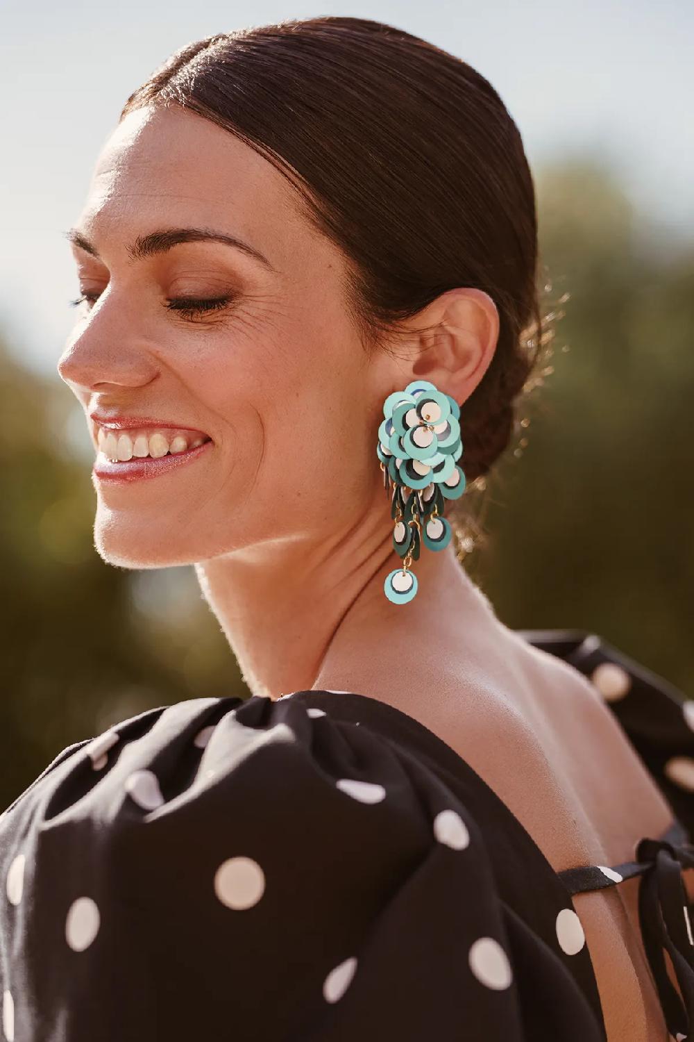 Lott. Gioielli Blauwe Oorbellen Vera Sequin Flower Double Waterfall