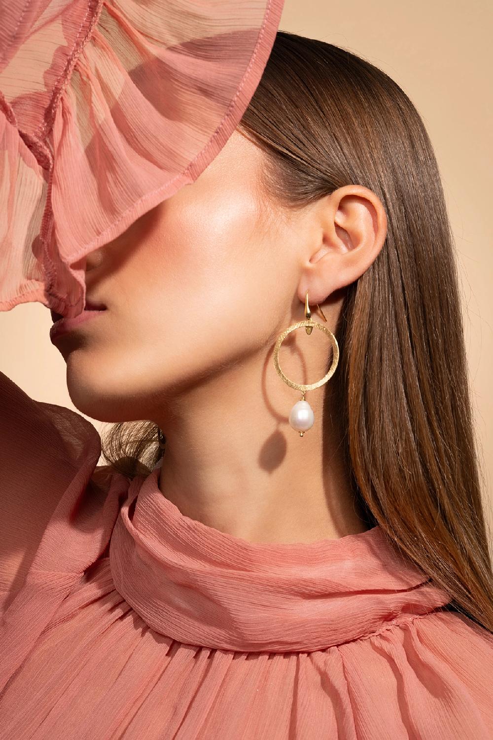 Lott. Gioielli Classic Oorbellen Classic Open Cirkel Wilde Parel Satin