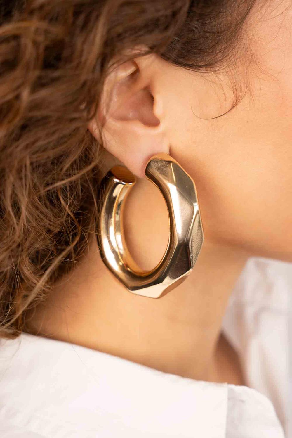 Lott. Gioielli Goudkleurige Oorbellen Ovaal Creool Faceted Vintage XL