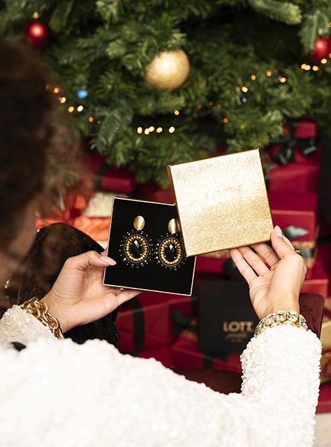 Lott. Gioielli Goudkleurige Zwarte Oorbellen Jamie Ovaal L Met Steen