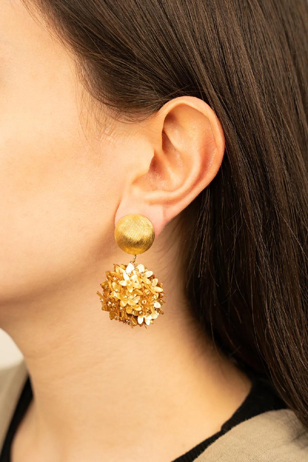 Lott. Gioielli Licht Goudkleurige Oorbellen Daisy Globe M Flower Clip