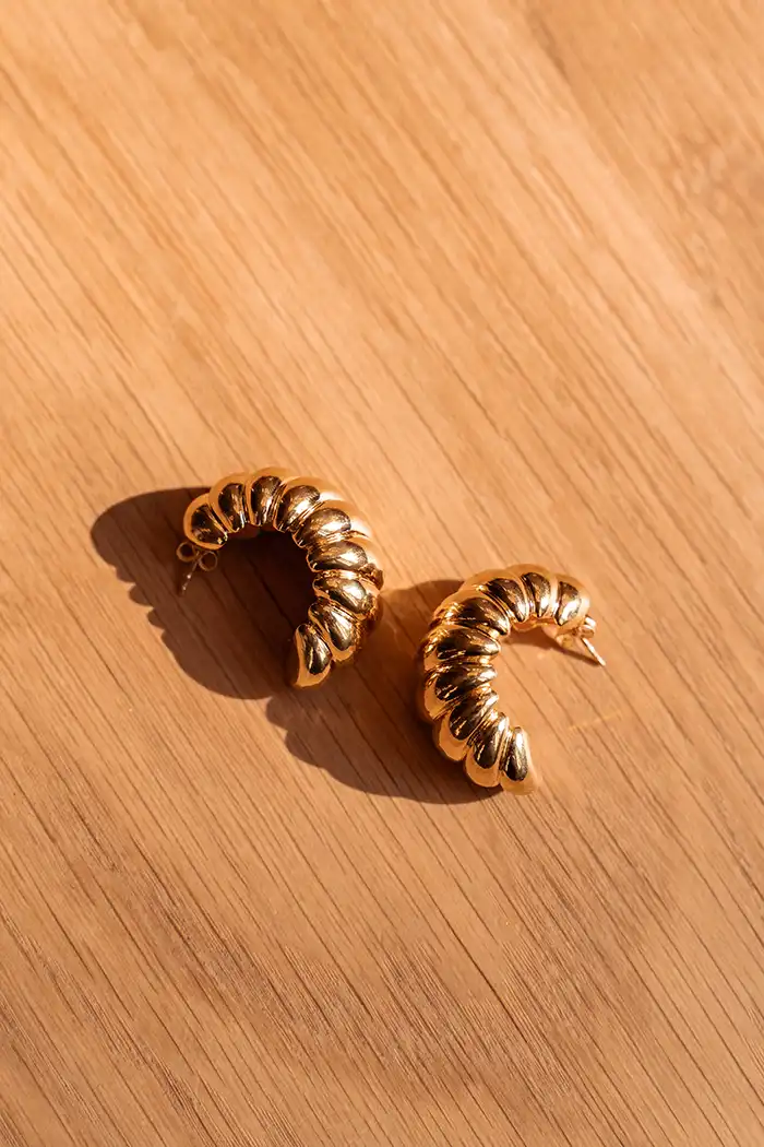 Lott. Gioielli Goudkleurige Oorbellen Croissant