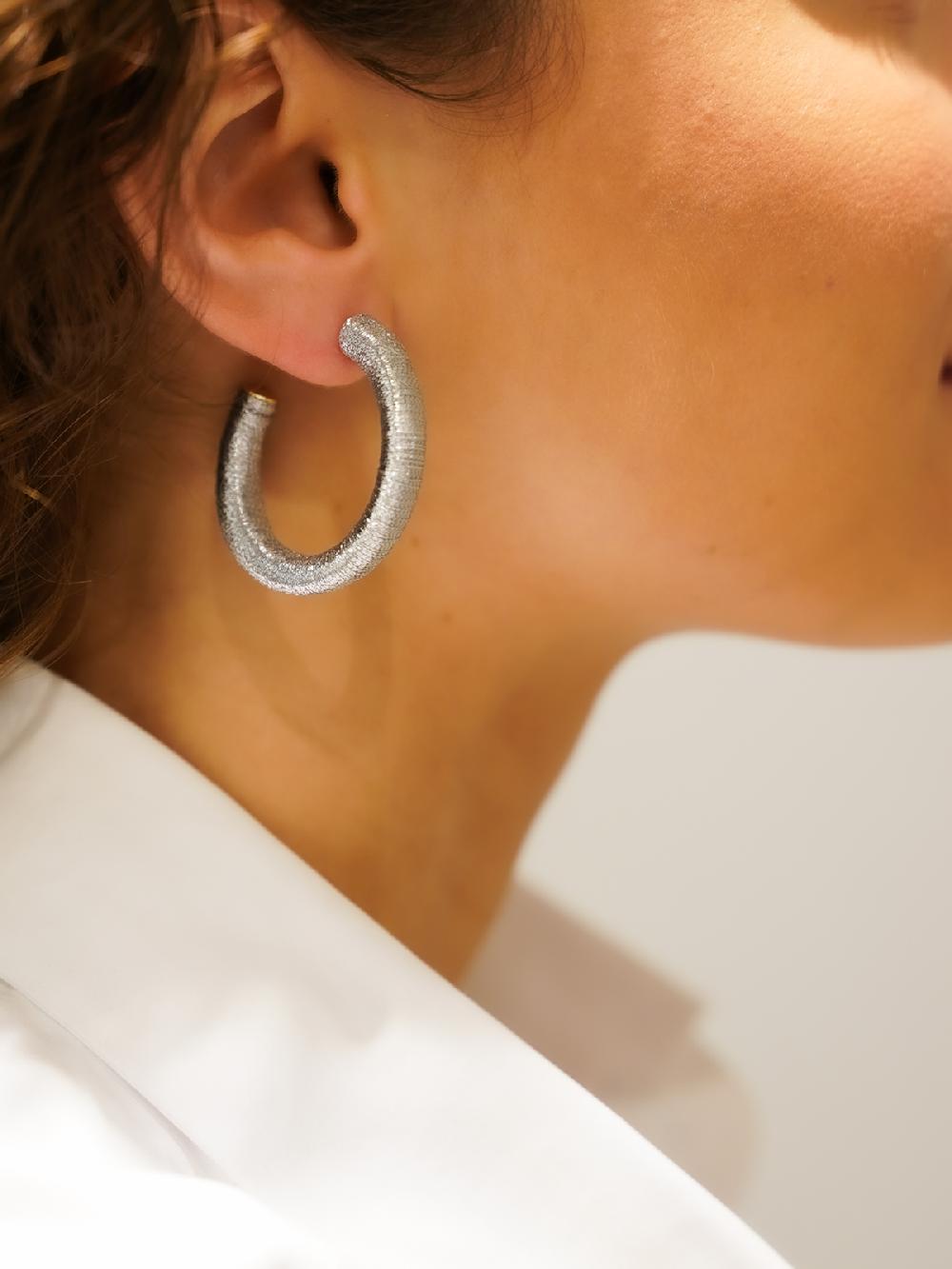 Lott. Gioielli Ijs Blauwe Oorbellen Chloe Creole M