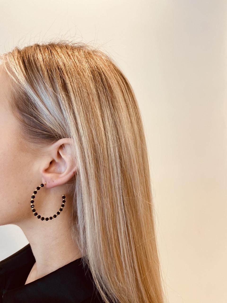 Lott. Gioielli Zwarte Oorbellen Hoop Glass Stones