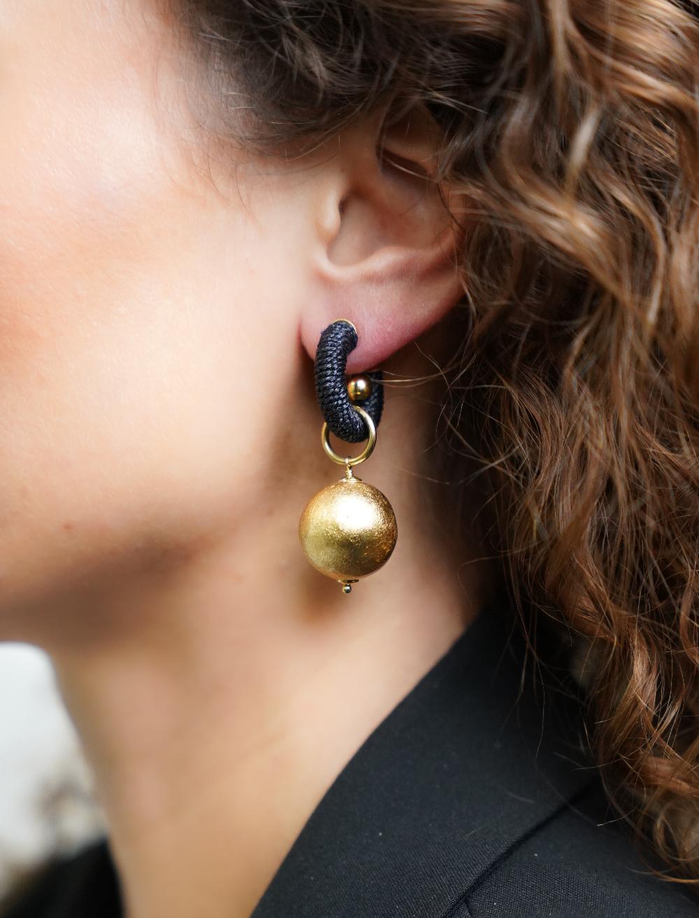 Lott. Gioielli Zwarte Oorbellen Lulu Creool Ball XS