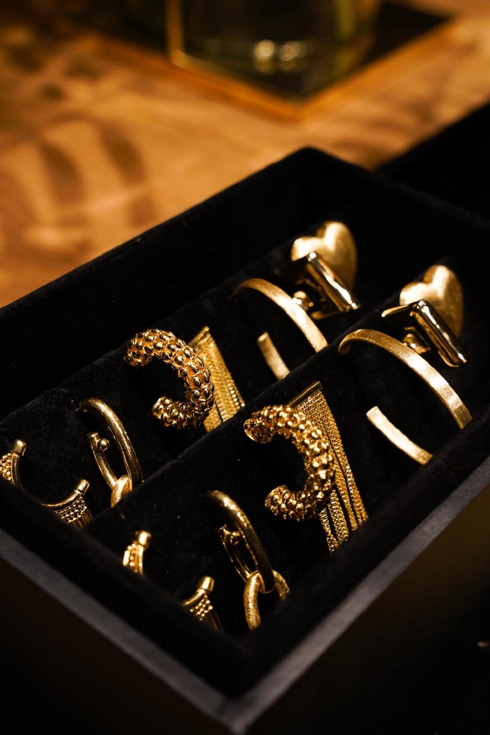 Lott. Gioielli Zwarte Sieradenbox 7 Paar - S