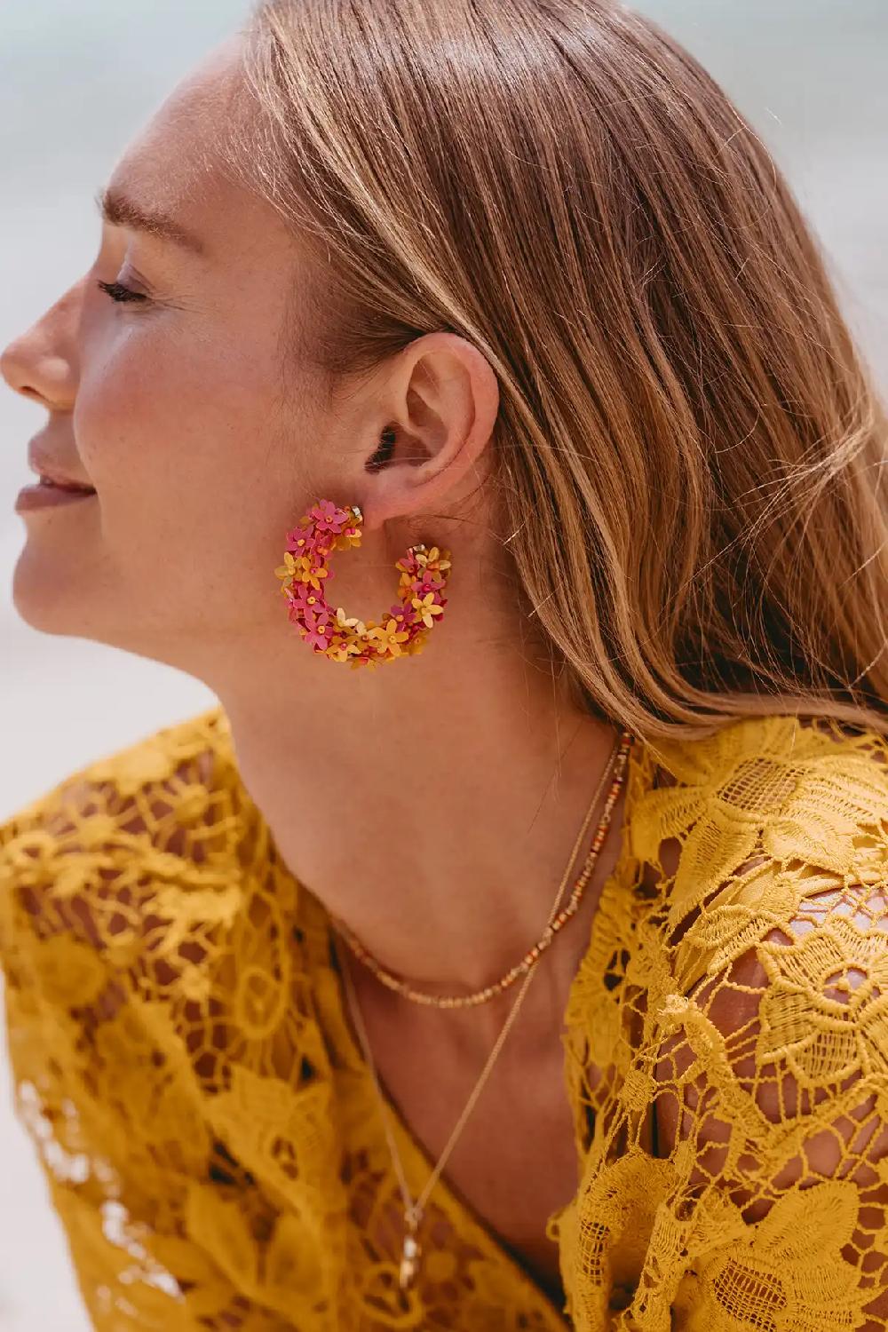 Lott. Gioielli Oranje Oorbellen Jasmijn Sequin Flower Creole M