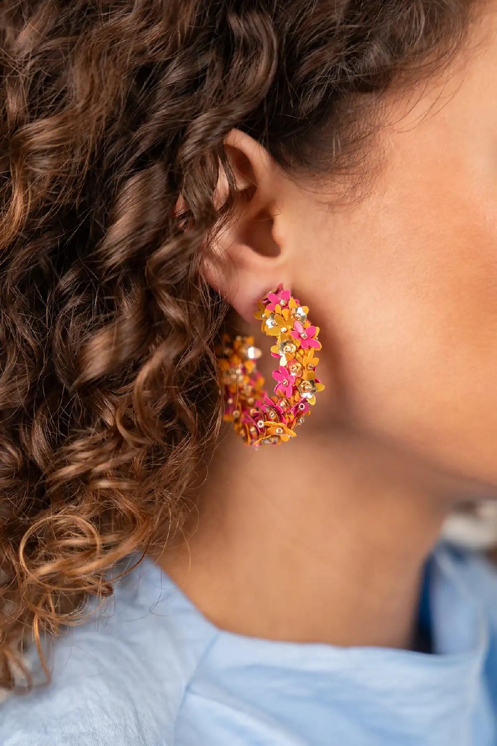 Lott. Gioielli Oranje Oorbellen Jasmijn Sequin Flower Creole M