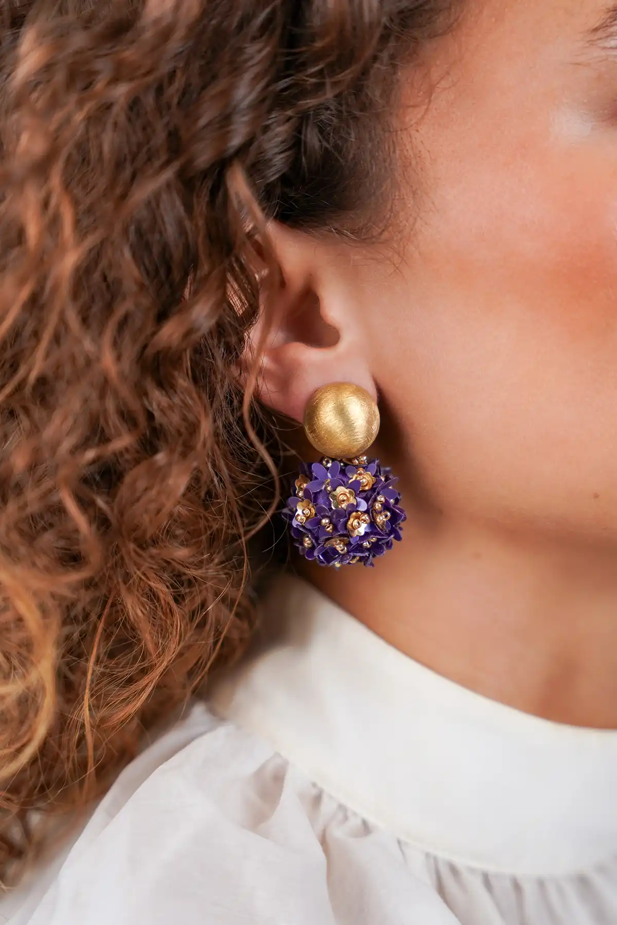 Lott. Gioielli Paarse Flower Sequin Oorbellen Daisy Globe M