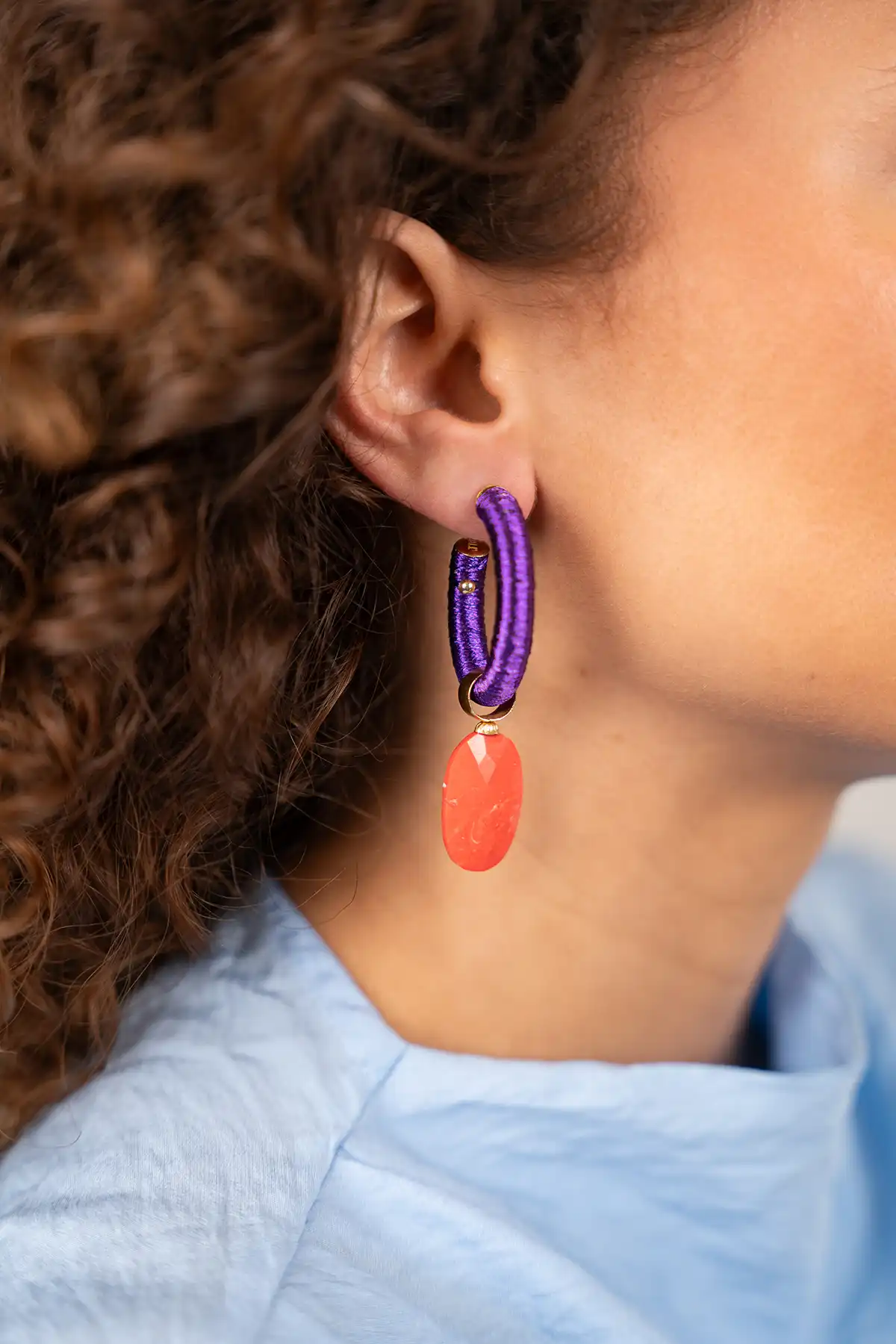 Lott. Gioielli Paarse Oorbellen Evy Oval Creole M Stone Charm