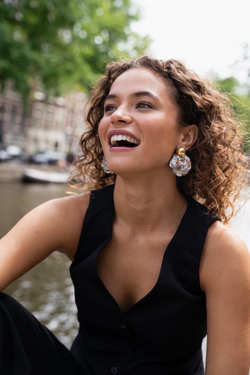 Lott. Gioielli Sequin Oorbellen Grijs Goud Laure Globe L