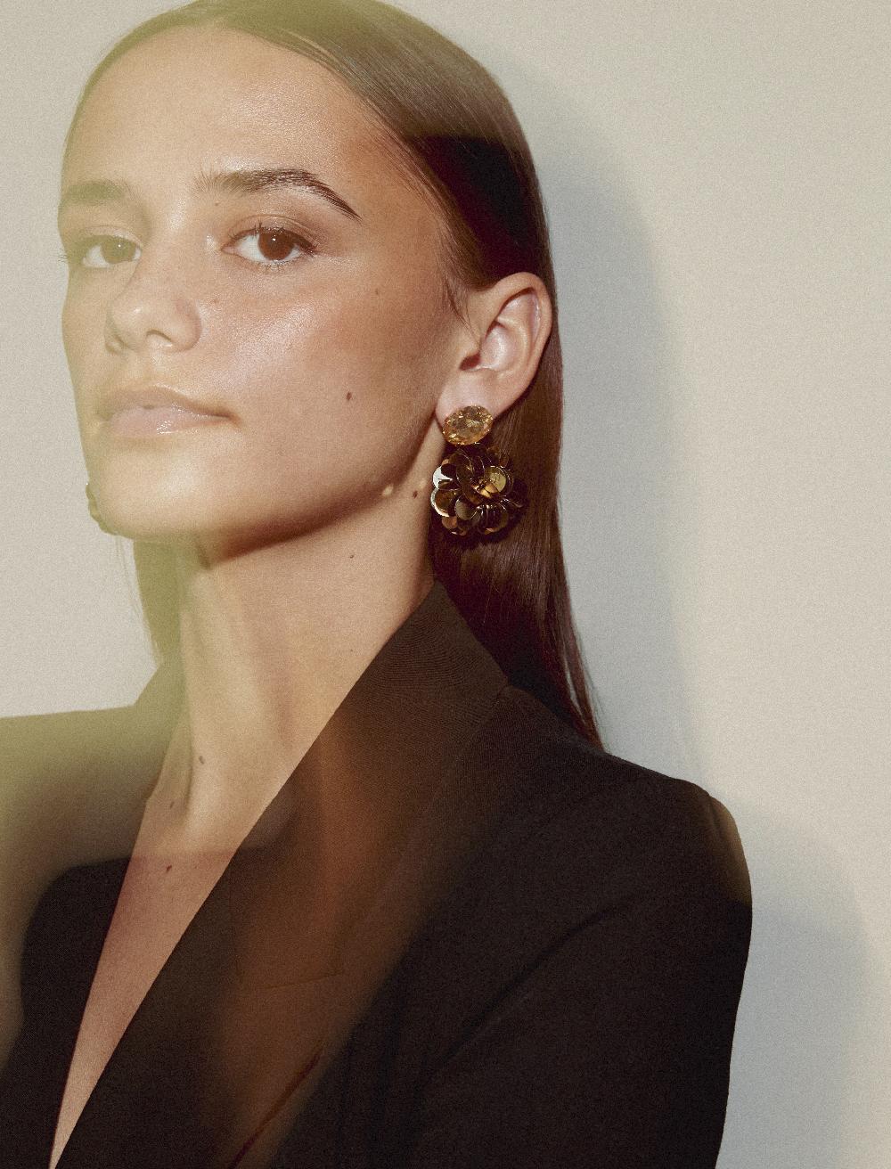 Lott. Gioielli Sequin Oorbellen Zwart Goud Vlinder Ovaal M Strass