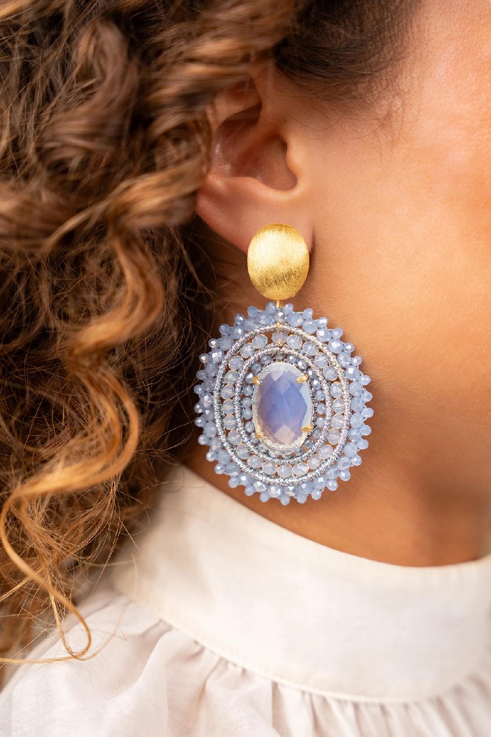 Lott. Gioielli Shiny Frosty Blauwe Oorbellen Jamie Filled Oval 3 Ringen Met Steen L Clip