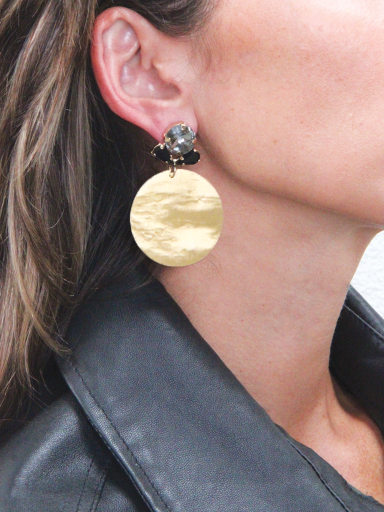 Lott. Gioielli Zwarte Strass Oorbellen Flower Hammerd Element L