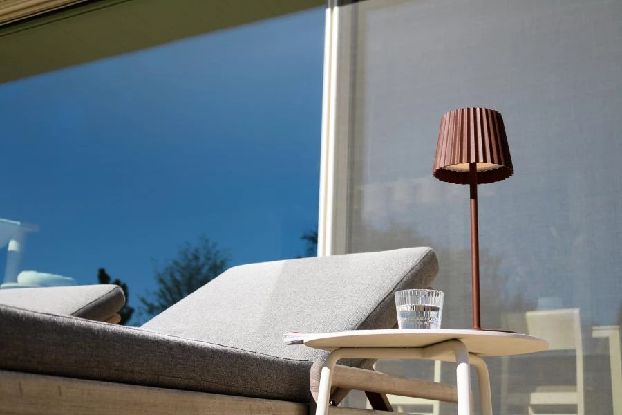 Lucide Lucide JUSTINE - Oplaadbare Tafellamp Binnen/Buiten - Accu/Batterij - LED Dimb. - 1x2W 2700K - IP54 - Met Draadloos Oplaadstation - Roest Bruin