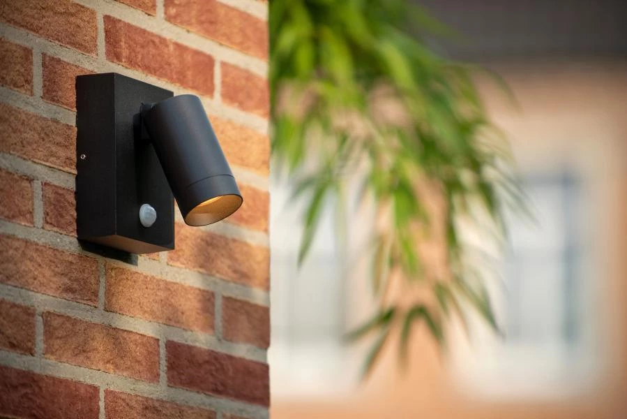 Lucide Lucide TAYLOR - Wandspot / Wandlamp Binnen/Buiten - 1xGU10 - IP54 - Bewegingssensor - Zwart