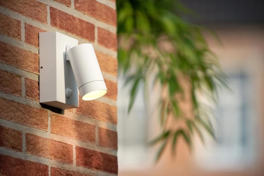 Lucide Lucide TAYLOR - Wandspot / Wandlamp Binnen/Buiten - 1xGU10 - IP54 - Bewegingssensor - Wit