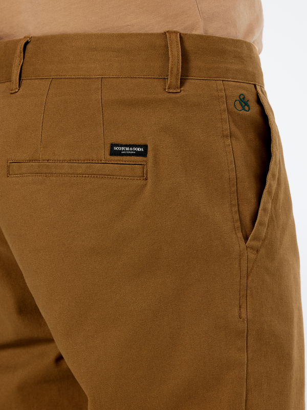 Maison Scotch Seasonal Essential Stuart Chinos