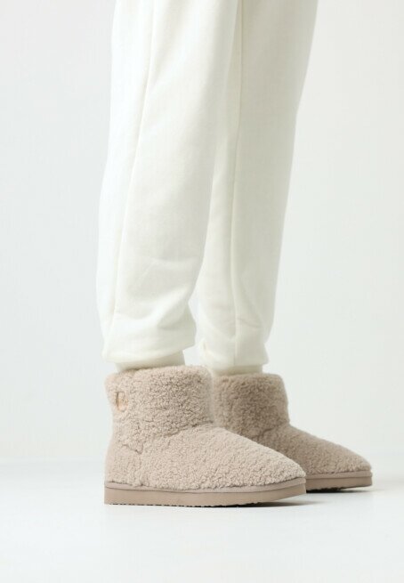 Mexx House Shoes Bobby Teddy Sand