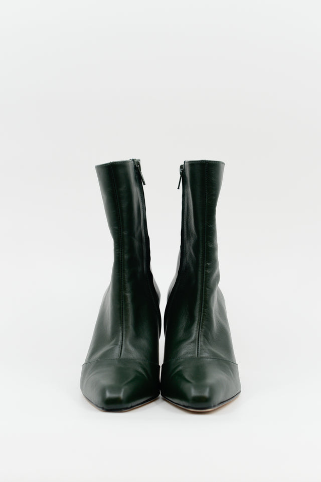 Nathalie Vleeschouwer Elize Laarsje In Sacramento Green