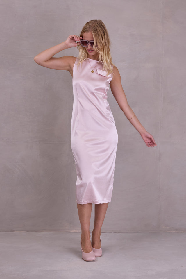nathalie vleeschouwer Emelia jurk in blush satin stretch