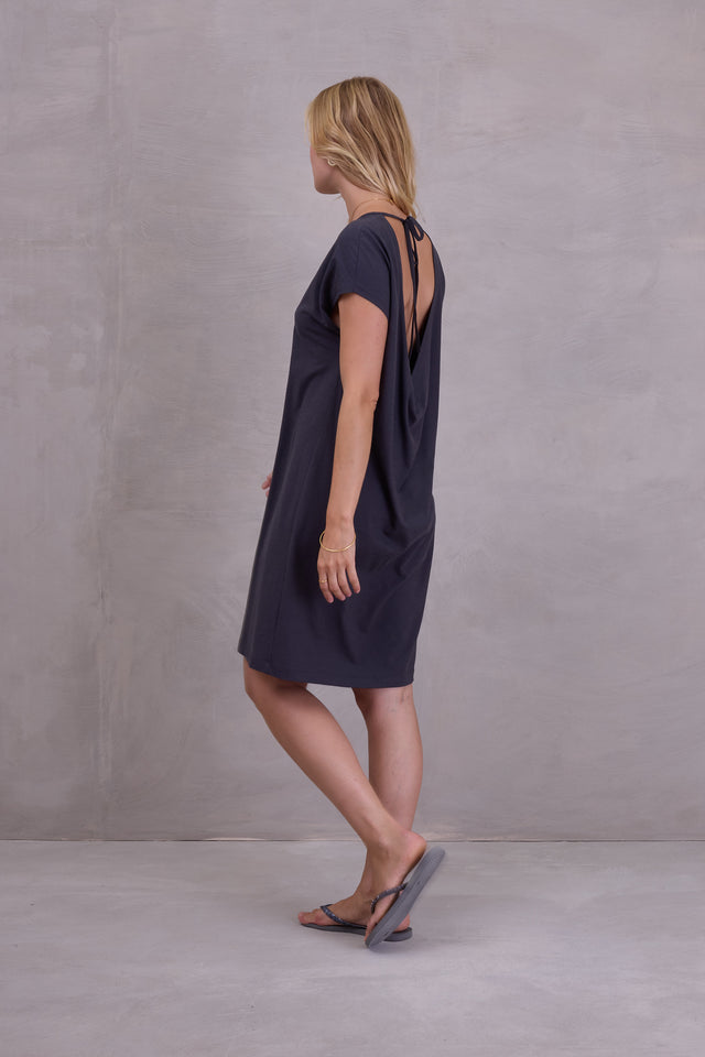 Nathalie Vleeschouwer Fenise Charcoal Jurk Met Open Rug