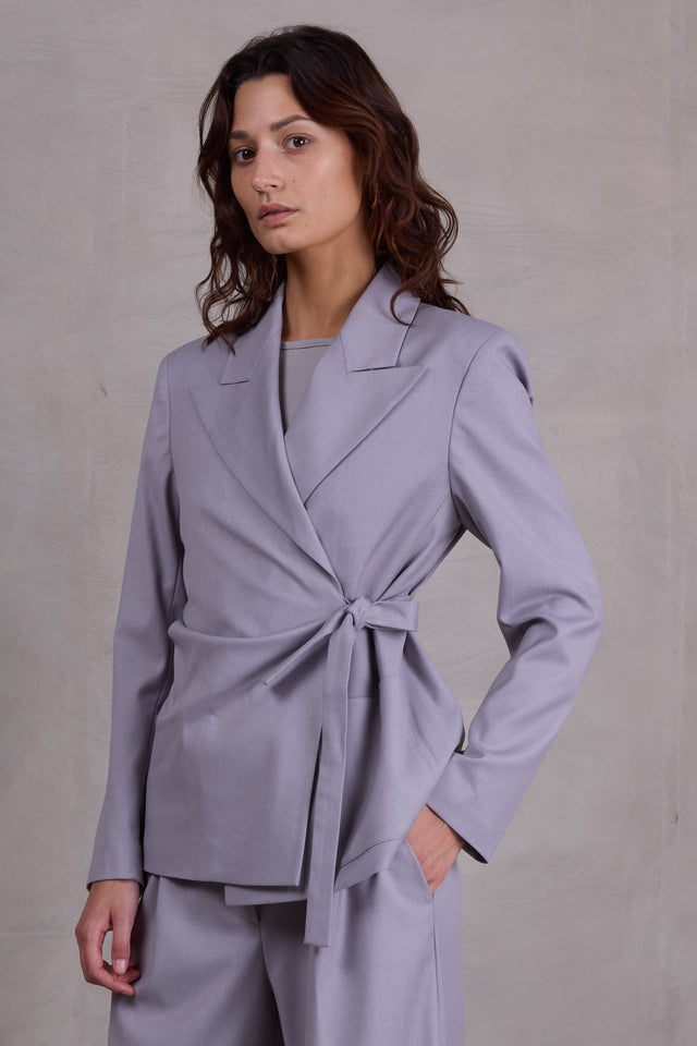 nathalie vleeschouwer Fernando grijze geknoopte blazer