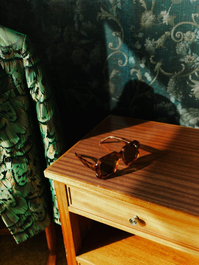 nathalie vleeschouwer Jackie zonnebril in light tortoise /olive