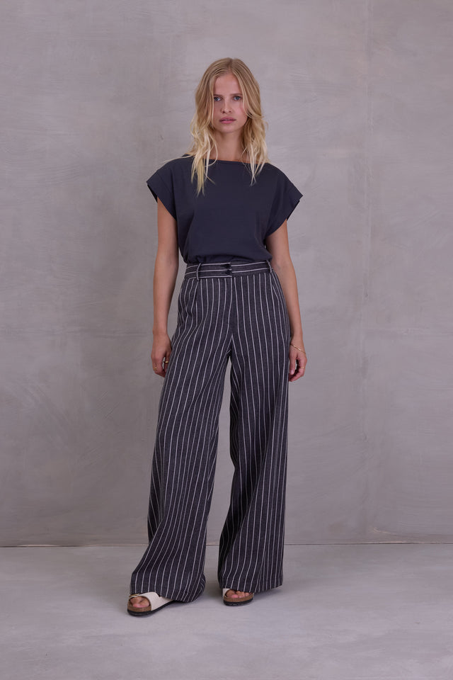 Nathalie Vleeschouwer Demi T-shirt In Charcoal