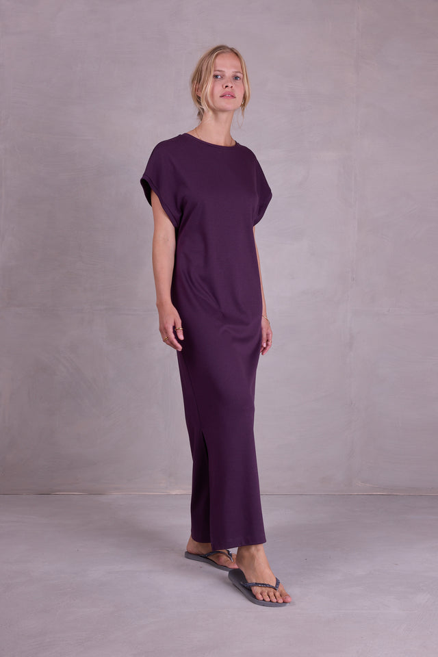 Nathalie Vleeschouwer Denise Jurk In Aubergine