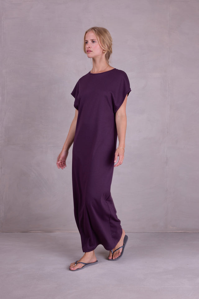 Nathalie Vleeschouwer Denise Jurk In Aubergine