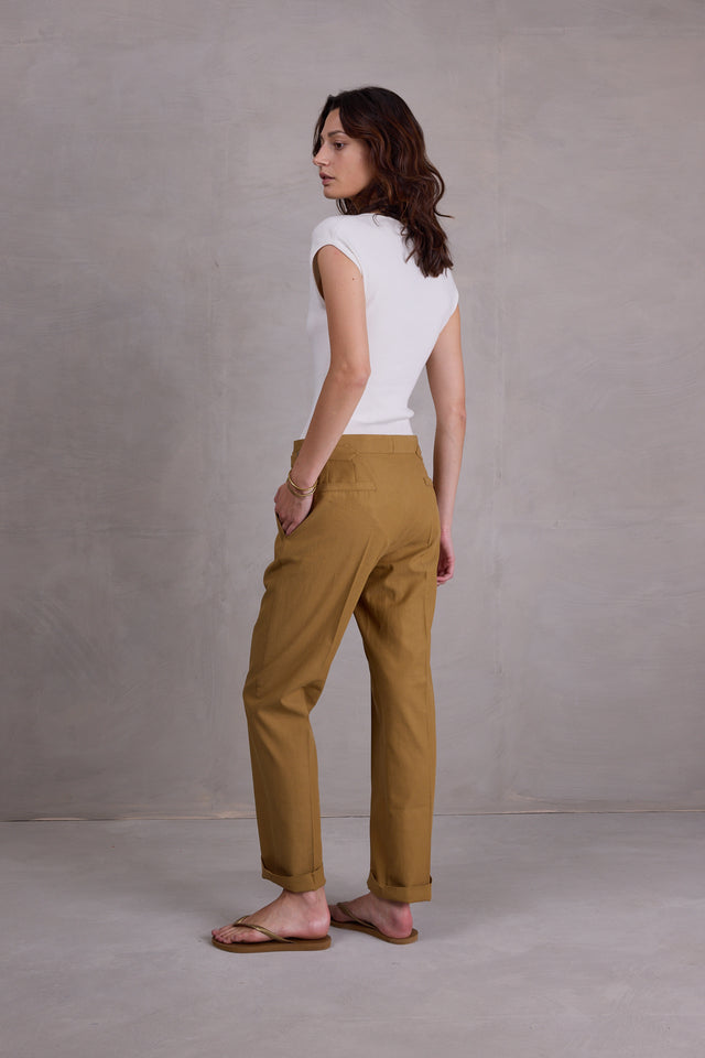 Nathalie Vleeschouwer Fabrice Broek In Mustard