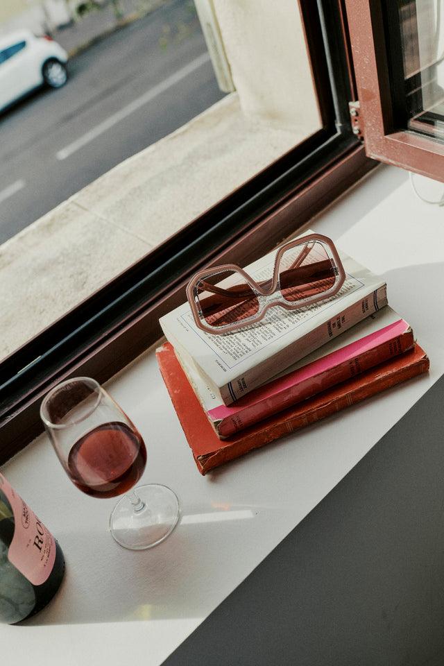 Nathalie Vleeschouwer Onassis Zonnebril Taupe / Pink