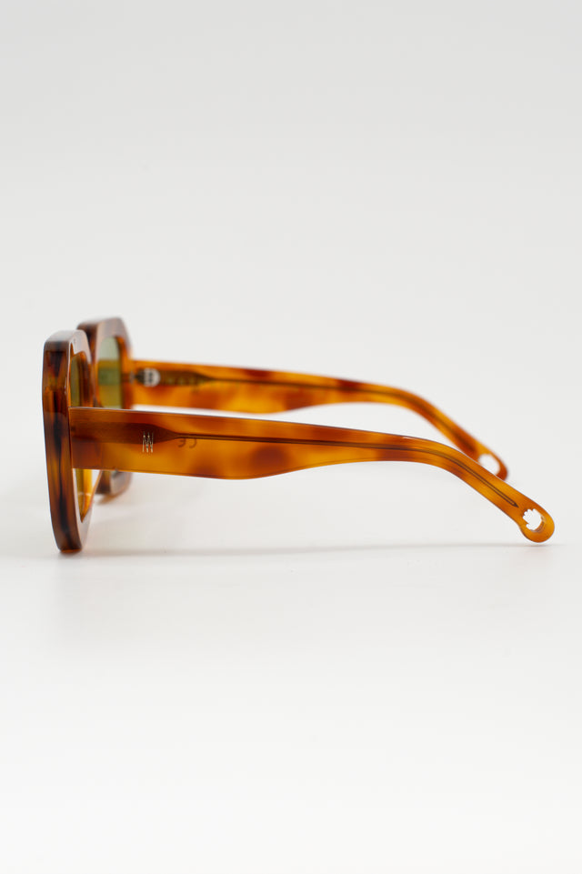 Nathalie Vleeschouwer Onassis Zonnebril In Light Tortoise /olive