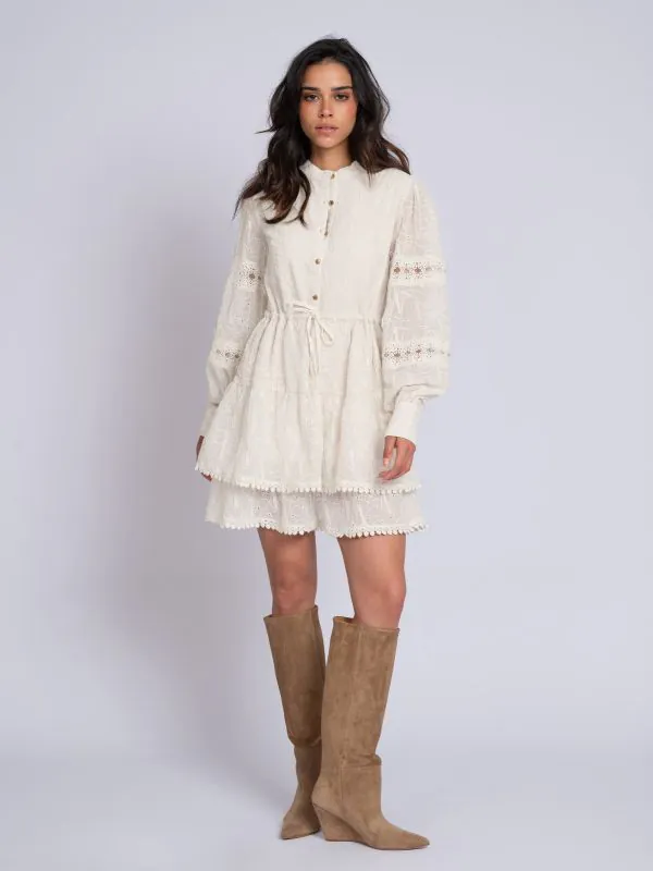 nikkie A-lijn jurk van broderie anglaise met cut-out details