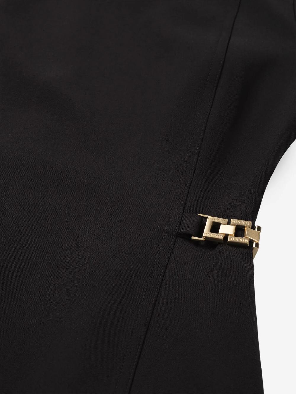 Nikkie Aansluitende Jurk Met Ketting Details Bij De Taille