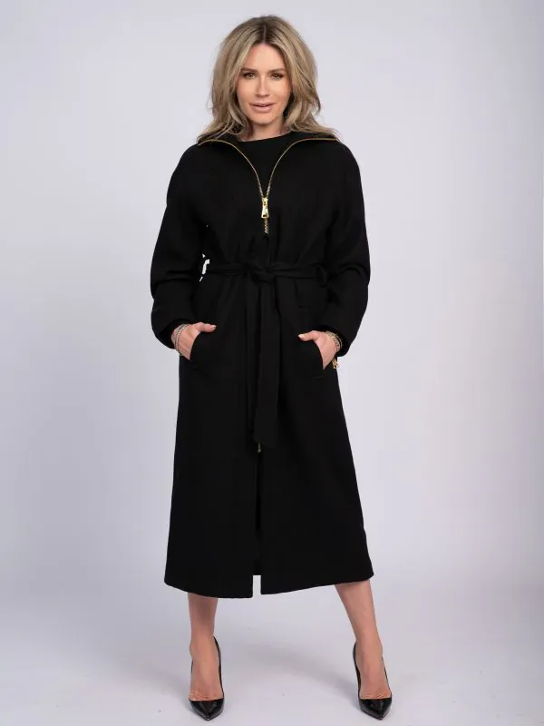 nikkie Lange jas van wolmix met een ceintuur en hoge kraag