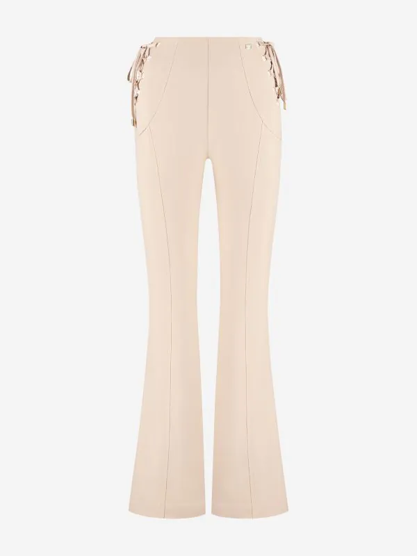 Nikkie Aansluitende Flared Broek Met Veter Details