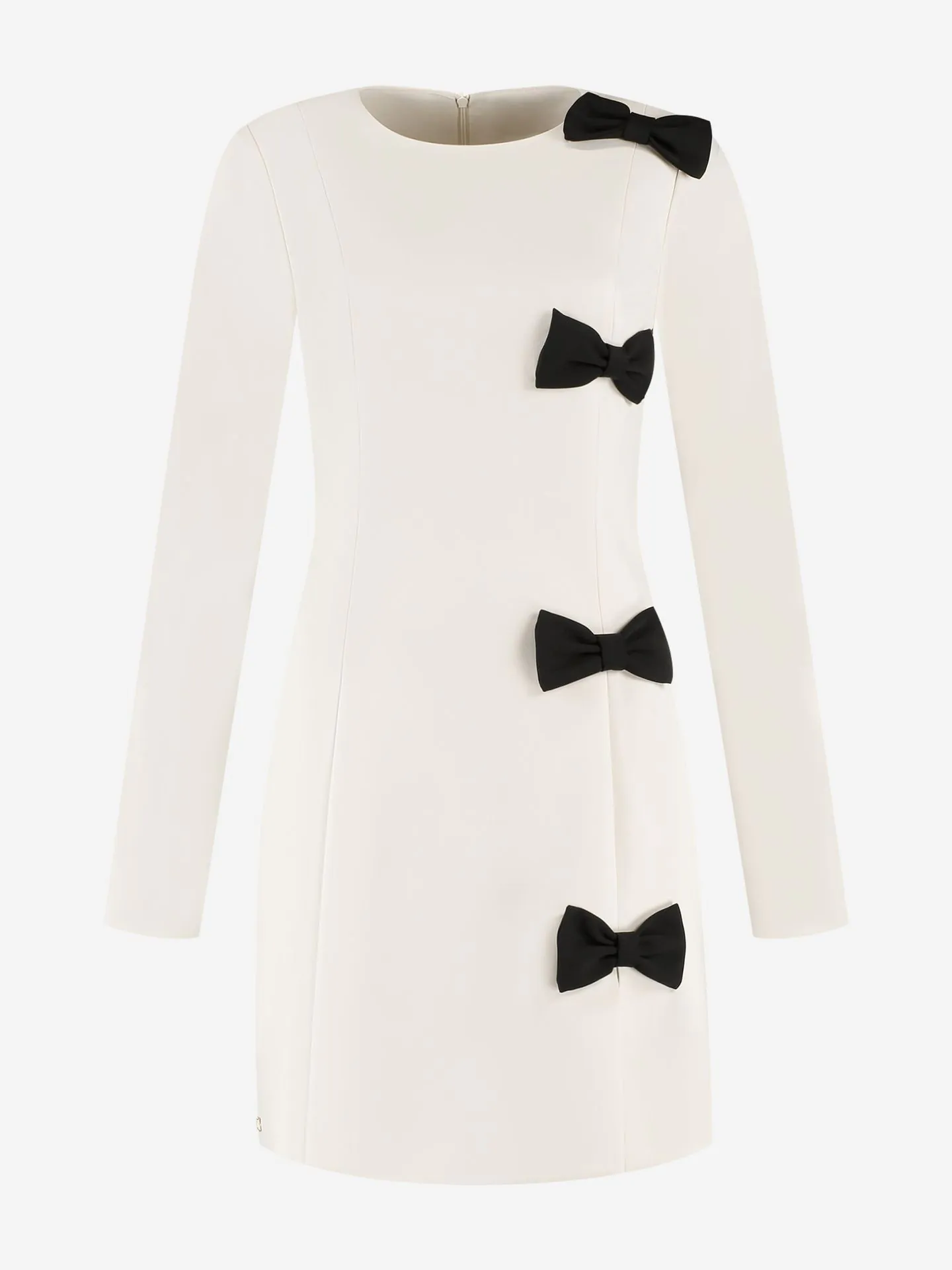 Nikkie Aansluitende Jurk Met Strikjes En Een Split