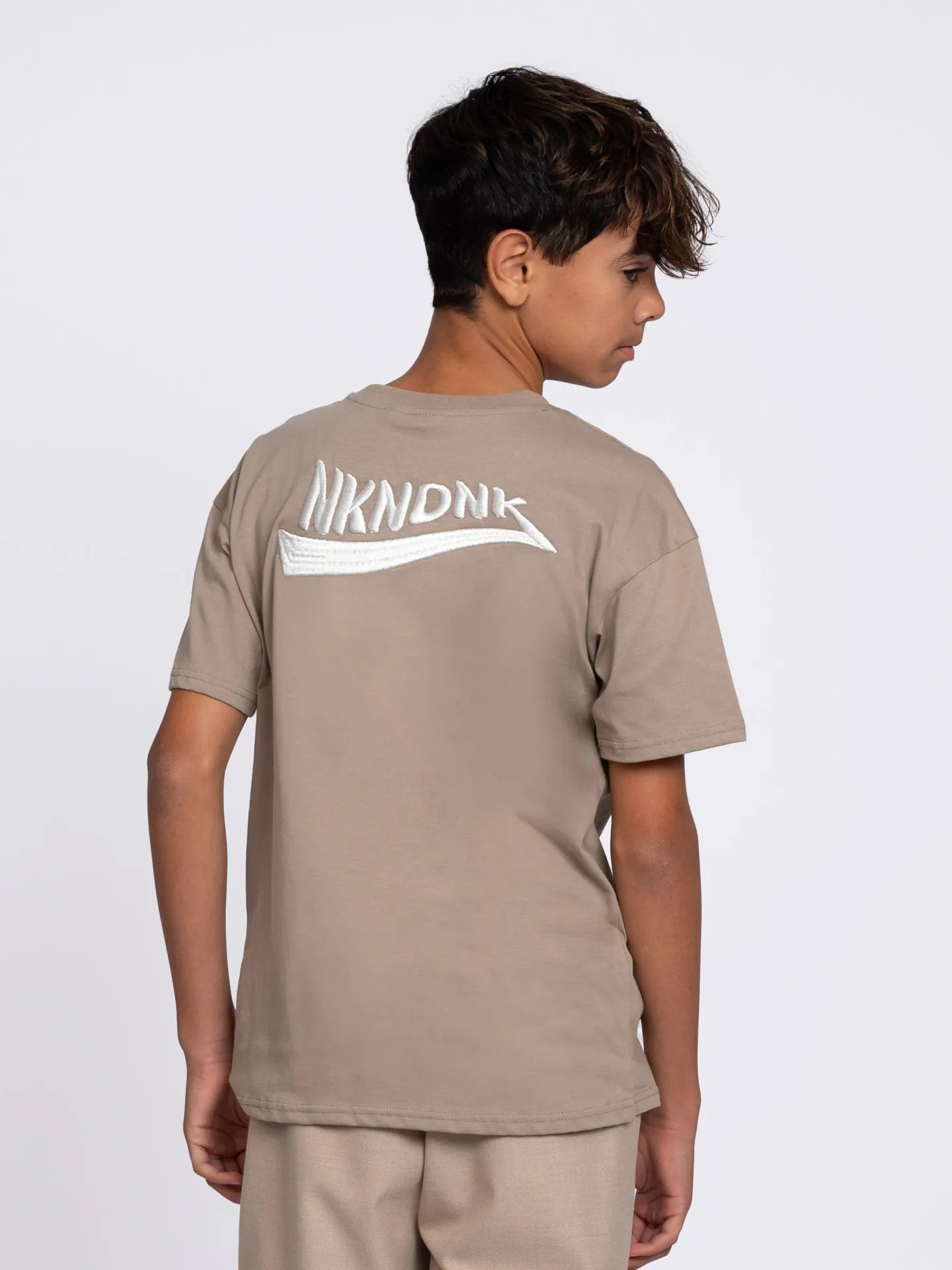 Nikkie Basic T-shirt Met Geborduurd Logo
