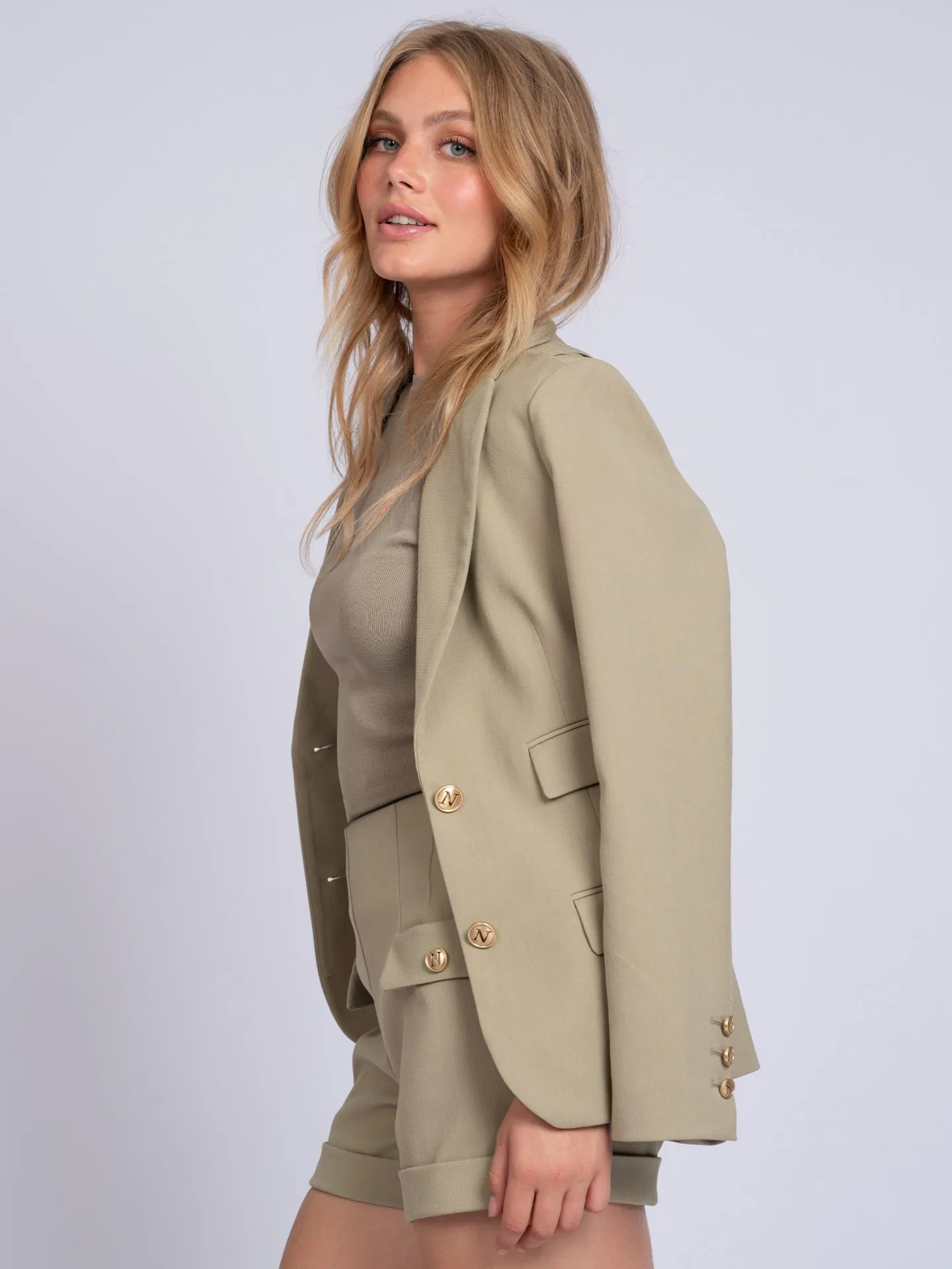 Nikkie Blazer Met N-knopen En Dubbele Klepzakken