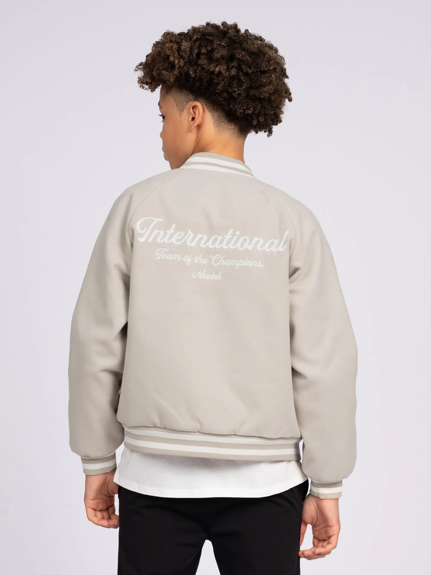 Nikkie Bomberjack Met Grafische Tekst